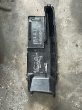 Load image into Gallery viewer, f 90 115 75 hp Yamaha ELECTRICAL COVER 68V-81942-02-00 four stroke 2005
