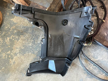 Load image into Gallery viewer, 30 25 15 hp Evinrude E-tec LOWER COVER STARBOARD 5009198 two stroke 2017 AB AF
