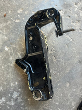 Lade das Bild in den Galerie-Viewer, 25 30 hp Mercury Tohatsu CLAMP BRACKET RIGHT 3AEQ772110 LEFT 3AEQ772120 - CLAMP port strbd 804039T01 804038T01 four stroke 2006
