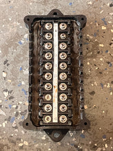 Lade das Bild in den Galerie-Viewer, 115 hp Yamaha CDI 117-6E5-12 Switch-box control unit 6E5-85540-12-00 two stroke 1984-1996 some International 130 hp - superseded 6E5-85540-11-00 6E5-85540-10-00
