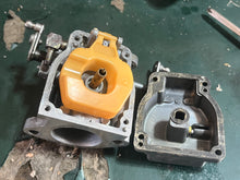 Lade das Bild in den Galerie-Viewer, 60 hp Mercury BOTTOM Carburetor 821854T9 WME 58-3 3301-824854-c1 two stroke
