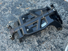 Load image into Gallery viewer, 250 225 300 hp Mercury 3.0 liter Optimax DFI SWIVEL BRACKET 8710T20 BOTTOM YOLK 826364F1 SWIVEL PIN steering arm 826432A2 SUPERSEDED BY 8M0132731 two stroke some compatibility EFI and Carbureted motors
