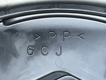 Lade das Bild in den Galerie-Viewer, f 50 60 70 hp Yamaha TOP COWLING  (with incorrect 40 jet stickers) four stroke 2010-2024 some compatibility between USA &amp; international models 6CJ-02 6CJ-03 6CJ-00 6CJ-01 6CJ-42610-02-00  6CJ-42610-01-00  6CJ-42610-00-00  6CJ-42610-03-00
