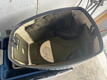 Lade das Bild in den Galerie-Viewer, 90 115 hp Johnson 5001380 ENGINE COVER ASSY two stroke OIS 5001188 5001091
