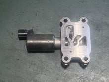 Cargar imagen en el visor de la galería, DF 250 225 200 hp Suzuki 16550-93J00 Oil Control Valve oem Four Stroke
