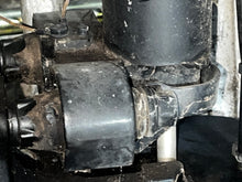 Load image into Gallery viewer, 40 50 60 30 45 hp Mercury DRIVESHAFT HOUSING 20” 852421T3 ADAPTER PLATE 825228T6 SWIVEL TUBE LONG 826233T4 BRACKET strbd 822865F2 port 822866A1 POWER TRIM 855654T2 four stroke
