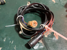 Lade das Bild in den Galerie-Viewer, 200 hp Yamaha OIL LEVEL GAUGE sensor 6E5-85720-02-00 with 10’ LEAD WIRE 6E5-82521-03-00 Two Stroke 1985-1993 some compatibility 115 130 150 175 220 225 250 hp

