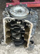 Cargar imagen en el visor de la galería, BF 225 200 175 hp Honda CYLINDER BLOCK ASSY 12000-ZY3-436ZA CRANKSHAFT 13310-RGL-A00 four stroke 2007-up
