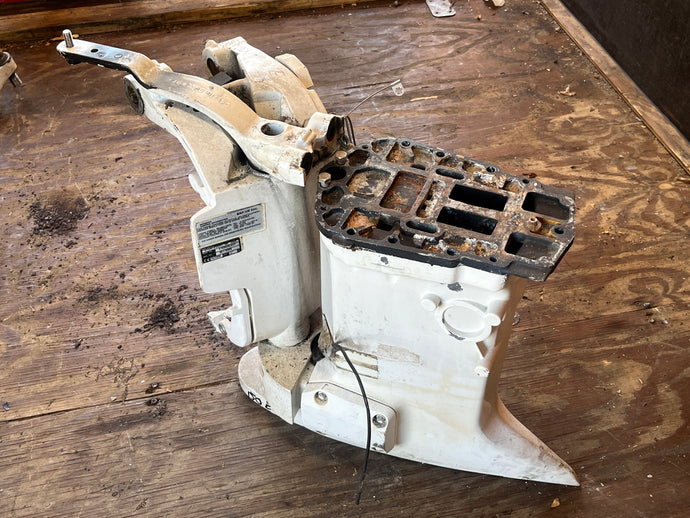 150 200 hp Evinrude E-tec 20” MIDSECTION SWIVEL 0434691 STEERING ARM 5001766 5009614 EXHAUST HOUSING 0353649 EXHAUST 0352616 5007767 two stroke 2007-up