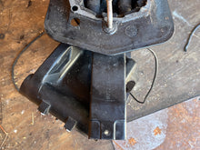 Load image into Gallery viewer, Mercury EFI CARB DFI two stroke 20 inch 3.0 liter 200 225 250 hp 818452A1 midsection w good steering arm 67706A55, 8137711 mounts, 832935A1 engine base and 8710A20 swivel
