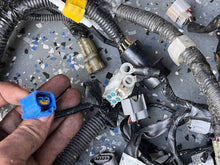 Load image into Gallery viewer, f 250 hp Yamaha engine WIRE HARNESS 6P2-82590-20-00 four stroke 2005 3.3 Liter
