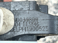Lade das Bild in den Galerie-Viewer, 115 hp Mercury pencil IGNITION COIL 8M0039809 880615T01 four stroke EFI some compatibility Verado 150-400 hp some 80 90 100 hp EFI
