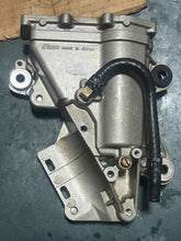 Load image into Gallery viewer, f 225 200 hp Yamaha 69J-14181-00-00 vst FLOAT CHAMBER BODY w screws 2002-2010 four stroke
