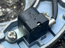 Load image into Gallery viewer, f 90 75 hp Yamaha PULSER COIL new connector 67F-85580-00-00 four stroke 2002-2004 - 80 100 hp 1999-2004
