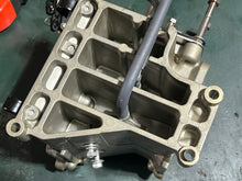 Lade das Bild in den Galerie-Viewer, f 250 hp Yamaha  intake THROTTLE BODY HOUSING 6P2-13750-00-00 four stroke 2005
