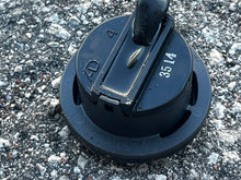 Lade das Bild in den Galerie-Viewer, 40 - 90 hp Yamaha TRIM TILT SWITCH 63D-82563-10-00 Two Stroke
