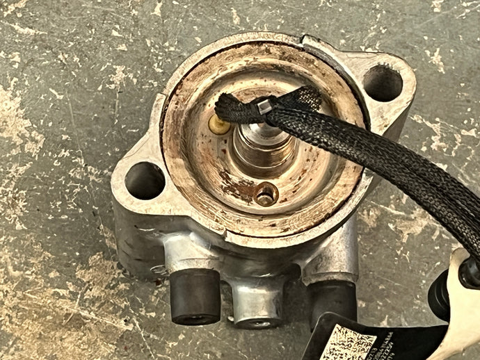 30 25 15 hp Evinrude E-tec FUEL INJECTOR 5010220 5004428 353748 two stroke 2017 AA AB AF