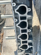 Cargar imagen en el visor de la galería, BF 150 hp Honda CYLINDER HEAD 06122-ZY6-040ZA four stroke 2007-up
