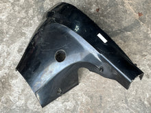 Cargar imagen en el visor de la galería, DF 25 hp Suzuki starboard right side cover 61811-95j  61810-95J01-0EP Twin V 2006 -2009
