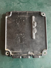 Cargar imagen en el visor de la galería, 200 hp Yamaha hpdi ecu 68F-8591A-00-00 68f-00 control unit f8t93071 Two Stroke 2.6 Liter Superseded by 68F-8591A-20-00
