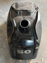 Cargar imagen en el visor de la galería, 50 hp Mercury 899208T01 TOP COWL ASSEMBLY engine cover, four stroke 2006-up
