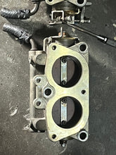 Cargar imagen en el visor de la galería, f 115 hp Yamaha THROTTLE BODY #1 and #2 68V-13751-01-00 68V-13752-01-00 2005, four stroke 2001-2011
