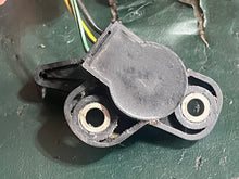 Load image into Gallery viewer, BF 130 115 hp Honda TRIM ANGLE SENSOR sender 35660-ZW5-013 four stroke ‘99 may be compatible with BF 135 150 hp
