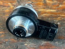 Load image into Gallery viewer, 225 200 hp Mercury Optimax AIR INJECTOR black 884595A01 8M0065916 8M6001743 8M6001743 two stroke DFI - compatible with some 150 175 200 PRO XS
