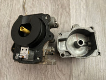 Load image into Gallery viewer, cleaned and relisted july2025—-70 hp Johnson Evinrude 313355 d2 d1 CARBURETOR w linkages, choke solenoid &amp; plunger TWO STROKE oem 0393546 0393547 CARBURETOR with linkages two stroke 1978-88
