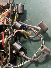 Lade das Bild in den Galerie-Viewer, 50 40 hp Yamaha Two Stroke STARTING MOTOR ASSY 1994-2007 6F5-81800-11-00, STARTER RELAY 6G1-81941-10-00, BRACKET 6H4-81822-02-98, RECTIFIER &amp; REGULATOR 2000-2008 6H2-81960-10-00, IGNITION COILS
