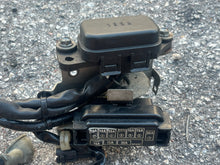 Load image into Gallery viewer, BF 225 200 175 hp Honda 150 amp MAIN FUSE box CABLE ASSY 32415-ZY3-A00 STARTER CABLE RELAY 06380-ZY3-000 four stroke
