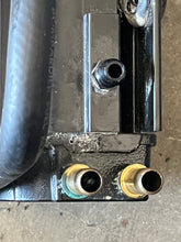 Lade das Bild in den Galerie-Viewer, parted out due to broken screw——175 150 135 115 hp Ficht Evinrude vst VAPOR SEPARATOR FUEL PUMP 5004428 two stroke 2001-2005 compatible with some other horsepowers

