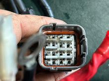 Lade das Bild in den Galerie-Viewer, DF 115 hp Suzuki WIRING HARNESS ASSY 36610-92J00 four stroke 2013-2015 some 140 hp compatibility
