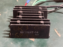 Load image into Gallery viewer, 115 - 225 hp Yamaha VOLTAGE regulator rectifier 6R3-10 6R3-81960-00-00 two stroke SPECIAL CONNECTOR some compatibility 115-225 1990-2007
