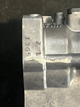 Lade das Bild in den Galerie-Viewer, 225 hp Mercury CARBURETOR SET WMV-7 3327-828273A1 828273A2 828273A3 two stroke 3.0
