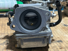 Load image into Gallery viewer, 90 75 hp Yamaha carburetor set 6H107 two stroke 1992-2003 without linkages 6H1-14302-07-00 6H1-14301-07-00 6H1-14303-07-00

