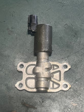 Cargar imagen en el visor de la galería, DF 250 225 200 hp Suzuki 16550-93J00 Oil Control Valve oem Four Stroke
