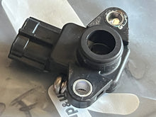 Load image into Gallery viewer, f 150 hp Yamaha map PRESSURE SENSOR 63P-82380-00-00 four stroke 2005-2024
