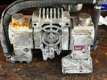 Load image into Gallery viewer, 225 250 300 hp Yamaha CAMSHAFT ASSY air compressor 60V-12170-00-00 with FUEL PUMPS 60V-13910-00-00 two stroke HPDI 2003-2010 some 200 hp
