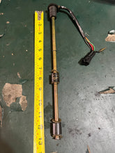 Lade das Bild in den Galerie-Viewer, DT 150 200 225 hp Suzuki OIL LEVEL SENSOR 34860-87D21 two stroke SUPER SIX also 34860-87D20 34860-87D10
