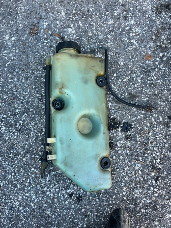 250 hp Mercury OIL TANK 818456A1 1270-830889A4 with switch 87-856156A2 two stroke EFI 1994-1996 some compatibility 225 300 hp
