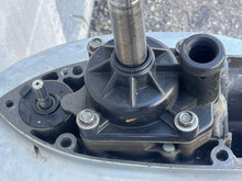 Cargar imagen en el visor de la galería, BF 225 200 hp Honda 25" LOWER UNIT 06411-ZY3-627ZA COARSE SPLINED SHIFTER gear case assy Four Stroke 2002-2005
