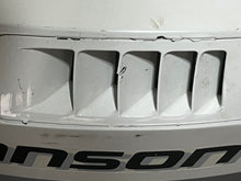 Lade das Bild in den Galerie-Viewer, 115 90 hp Johnson Ocean Pro top cowl 0435094 two stroke - missing latch
