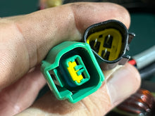 Lade das Bild in den Galerie-Viewer, 90 hp Yamaha STATOR 6H0-85510-03-00 two stroke 2002-2009 genuine
