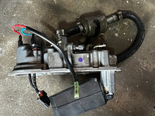 Cargar imagen en el visor de la galería, 150 175 200 225 250 300 hp Yamaha 68F-14182-01-00 VST FLOAT CHAMBER COVER 60V-14182-01-00 PUMP LEAD WIRE 68F-82509-00-00 FUEL FILTER 60V-24251-01-00 2000-2011 two stroke HPDI
