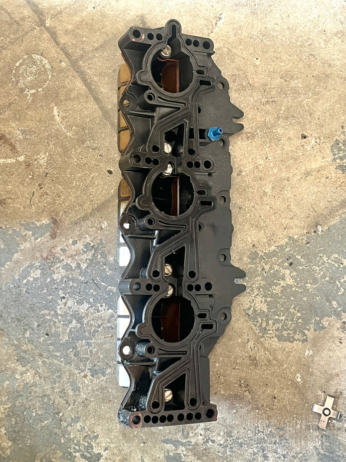 175 150 135 hp Ficht Evinrude INTAKE MANIFOLD PORT 0346148 LEAF PLATE 0437591 two stroke 2005-2006