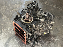 Lade das Bild in den Galerie-Viewer, rebuildable 115 hp Evinrude e-tec CYLINDER CRANKCASE two stroke
