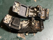 Lade das Bild in den Galerie-Viewer, DF 30 hp Suzuki LOWER MOUNT COVER SET 54211-94L00-YAY THRUST 54151-94L00 four stroke 2018
