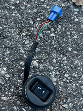 Lade das Bild in den Galerie-Viewer, 40 - 90 hp Yamaha TRIM TILT SWITCH 63D-82563-10-00 Two Stroke
