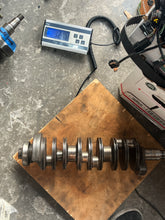 Lade das Bild in den Galerie-Viewer, 150 - 200 hp Yamaha CRANKSHAFT 6G5-11411-00-00 two stroke 1984-1989 some 220 225 hp
